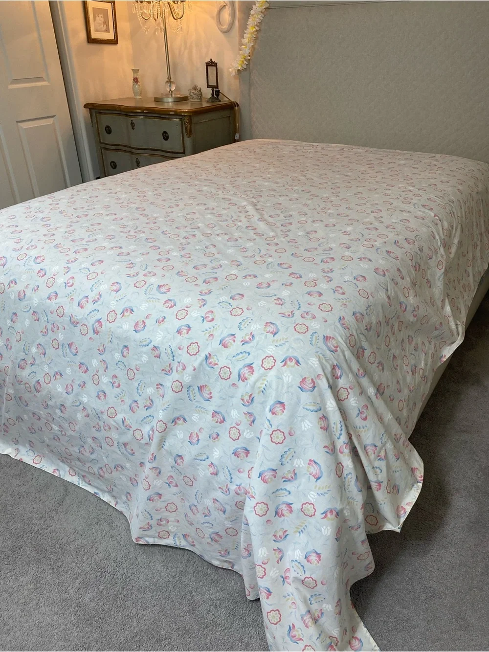 Floral Bow-Print Cotton Sheet in Cream with Pastel Pink & Blue CANNON